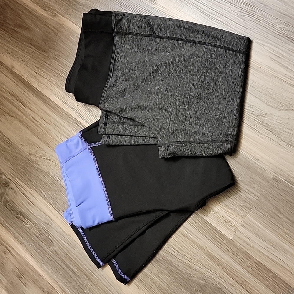 Xersion 2 Pairs of Capri Leggings Black Size Large